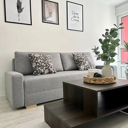 Apartmán Cozy Flat 5 Mins From The *