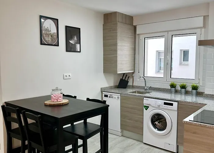 Cozy Flat 5 Mins From The * Gijón