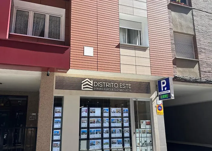 Cozy Flat 5 Mins From The Lägenhet Gijón