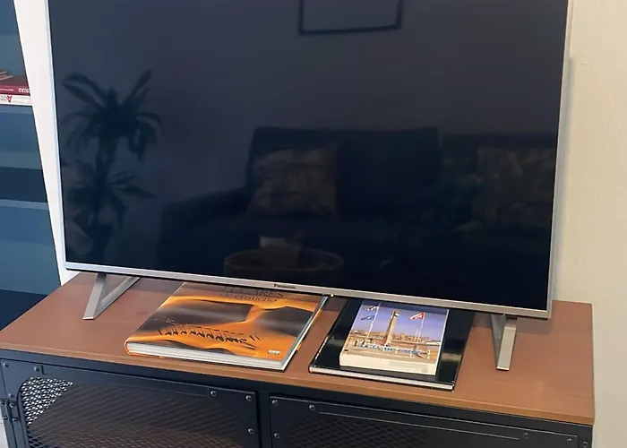 Cozy Flat 5 Mins From The