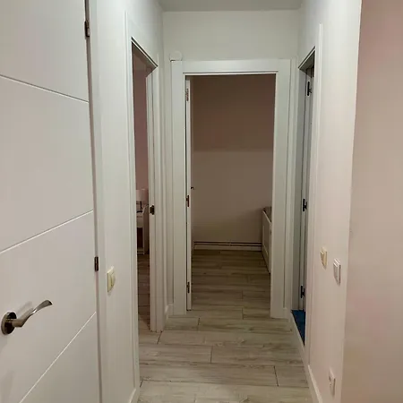 Cozy Flat 5 Mins From The 아파트