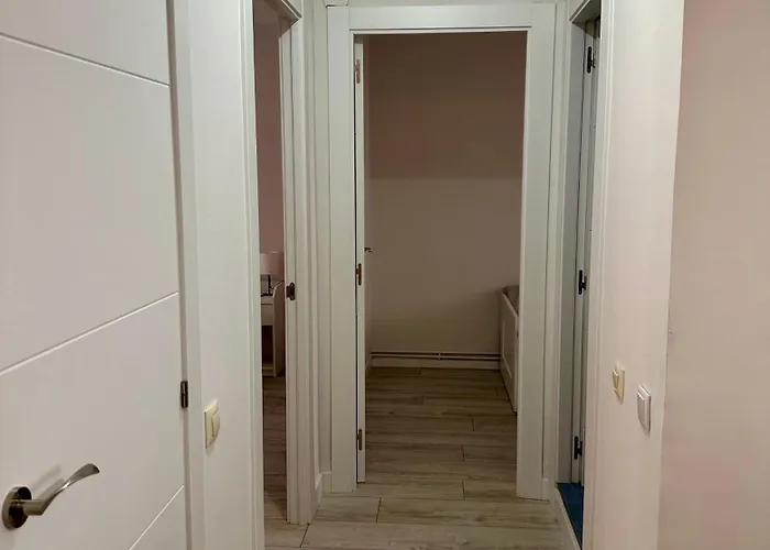 Cozy Flat 5 Mins From The Lejlighed